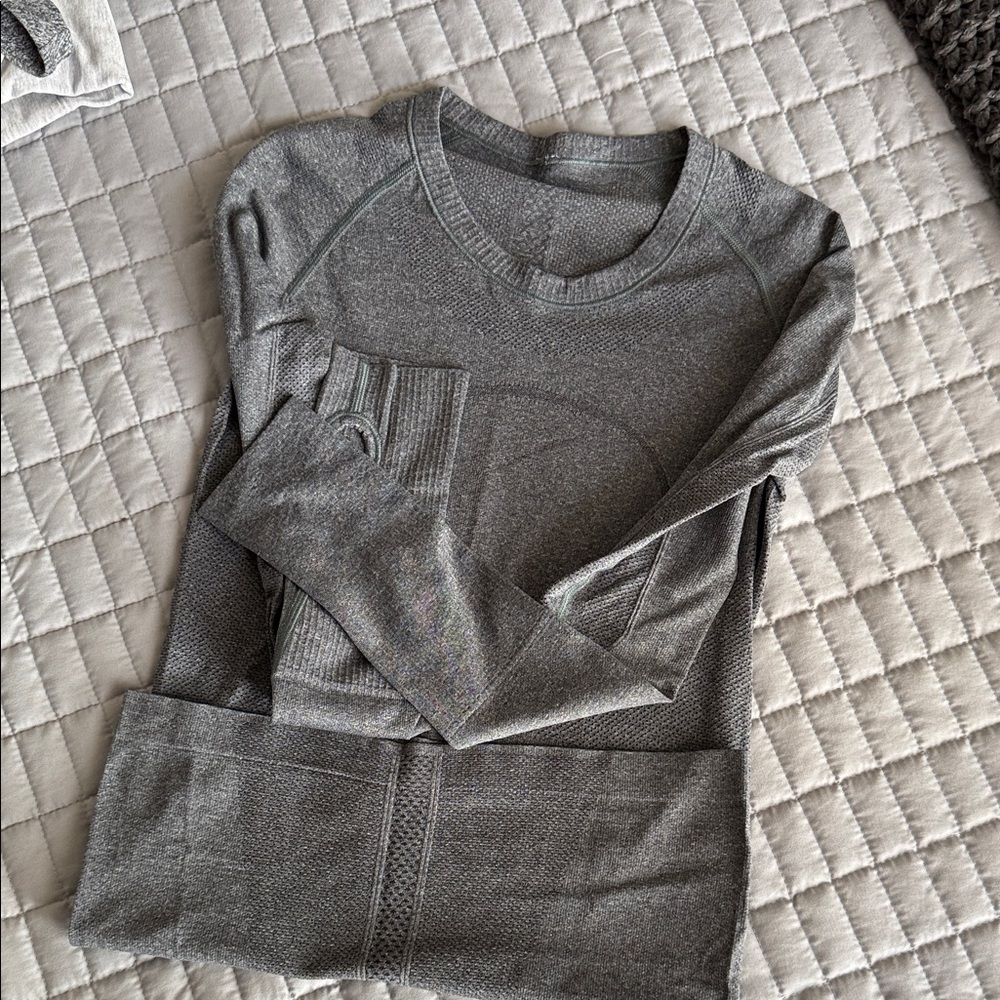 Lululemon Swiftly Tech Long Sleeve